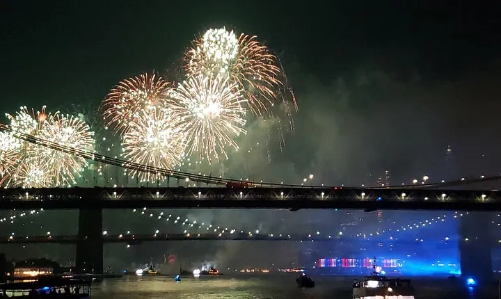 NYC: July 4th New York City Fireworks Cruise with DJ from Brooklyn