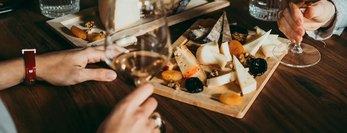 Local cheese and wine tasting experience in Sorrento