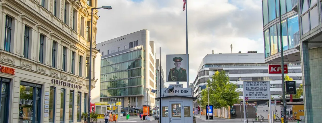 Private historical tour through Berlin with a local