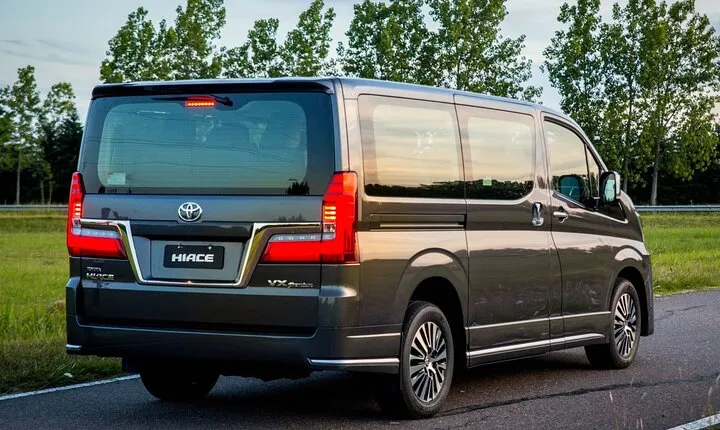 Private Transfer from Narita Airport NRT to Tokyo City by Van
