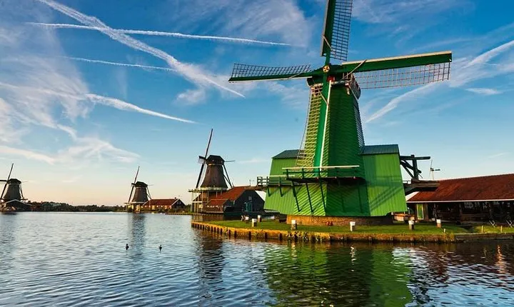 Dutch Countryside and Zaanse Schans Windmills Private Tour 