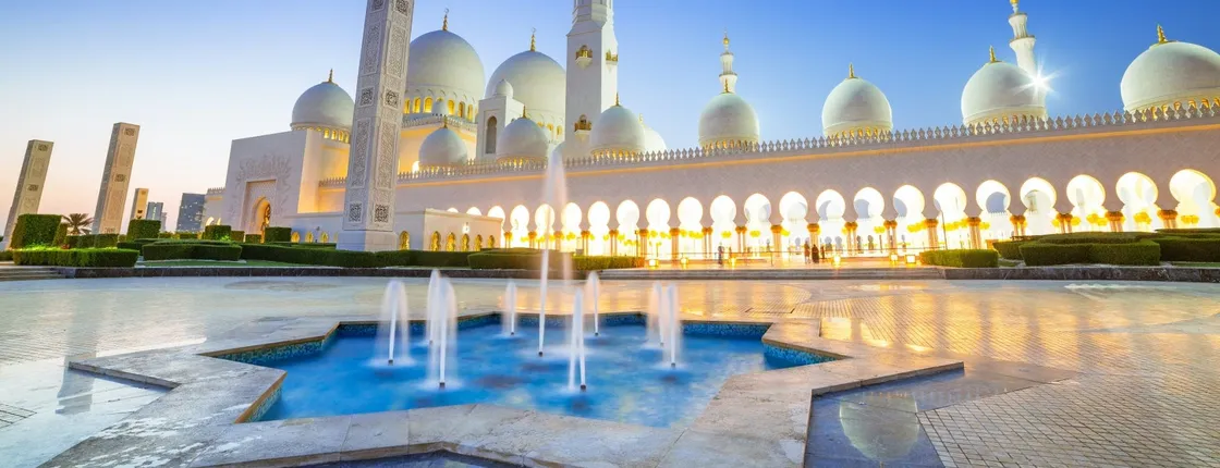 Abu Dhabi Mosque and Warner Bros tour from Dubai