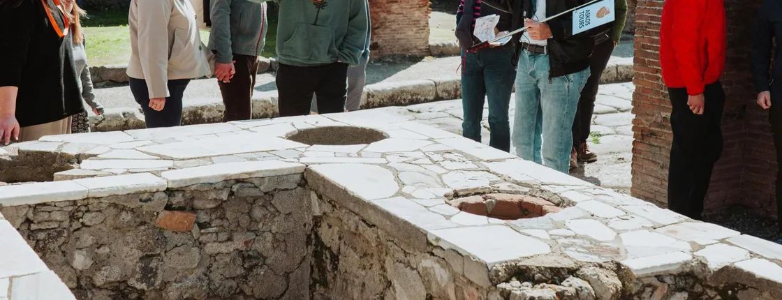 Pompeii guided tour with tasting inside the Ruins