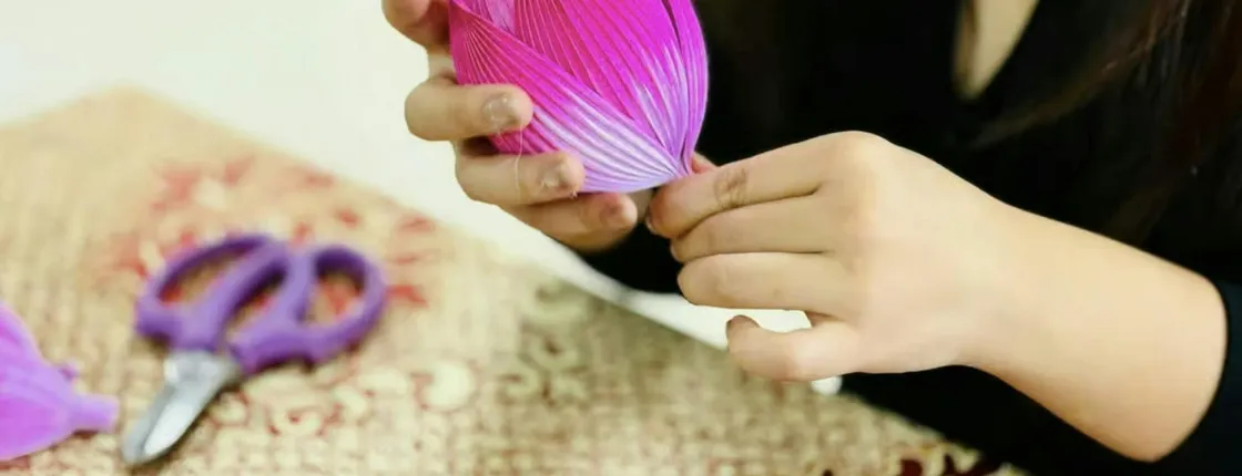 Lotus paper flower-making workshop with drink in Hue