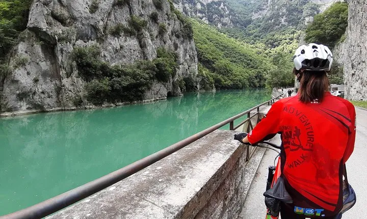 Tour in eBike Riserva Gola del Furlo and Tartufo