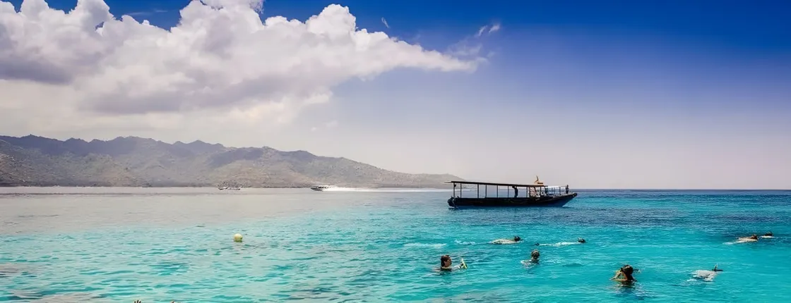 Gili Islands private trip with glass-bottom boat from Lombok