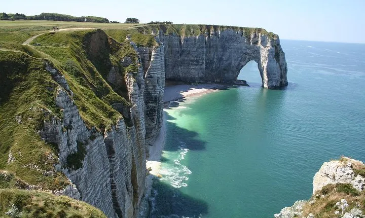 Le Havre to Etretat & Honfleur : Small Group Private Tour