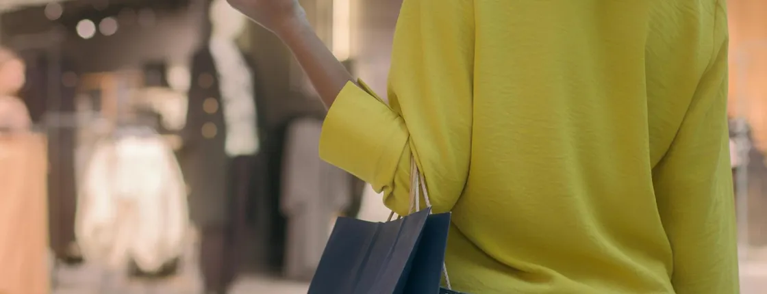 Prague fashion outlet half-day shopping tour