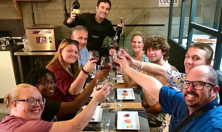 Rome: Trastevere Food tour with Free-Flowing Fine Wine