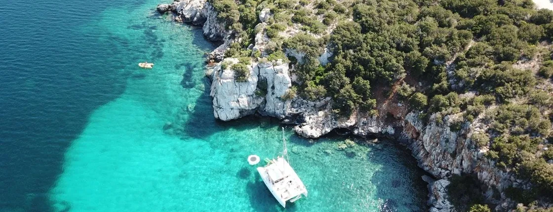 3-hour catamaran tour in Porto Conte Park from Alghero