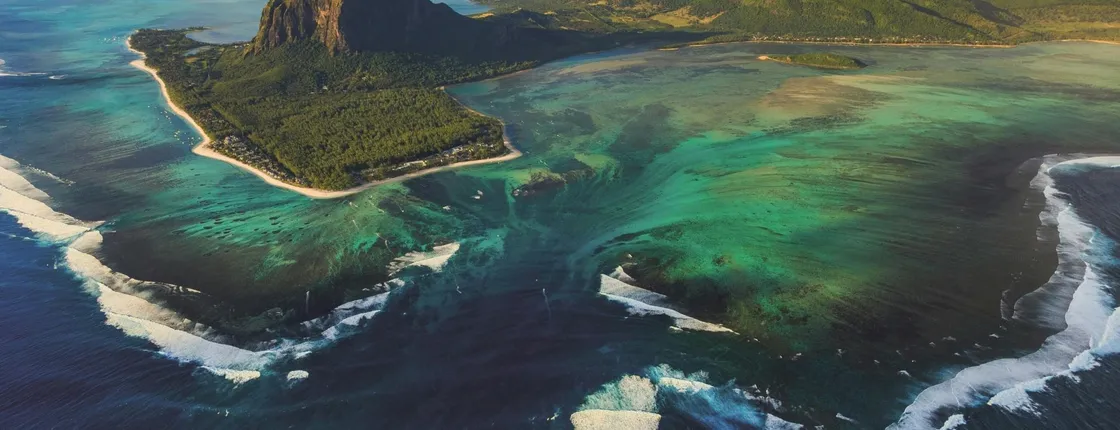 Mauritius scenic helicopter flight from South Helipad Chamarel