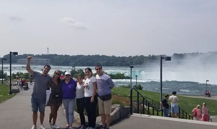 Niagara Falls Small Group Walking Tour