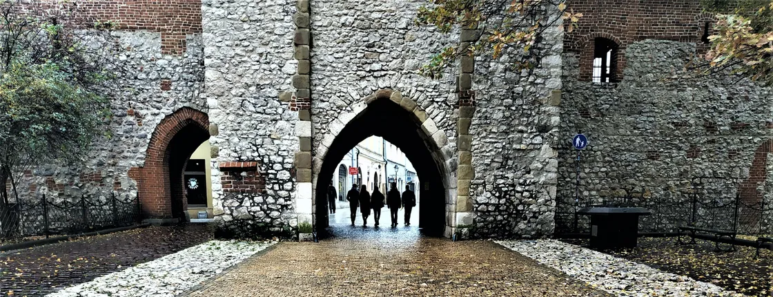 Krakow Old Town exploration game and tour