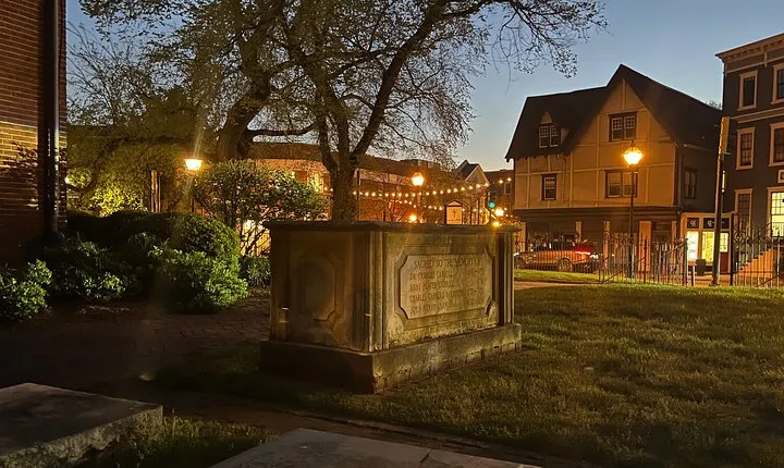 The Original Walking Ghost Tour by Annapolis Ghost Tours