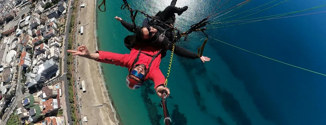 Tandem paragliding in Alanya with a licensed guide