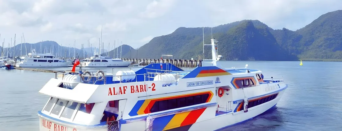 One-way ferry tickets between Langkawi and Koh Lipe
