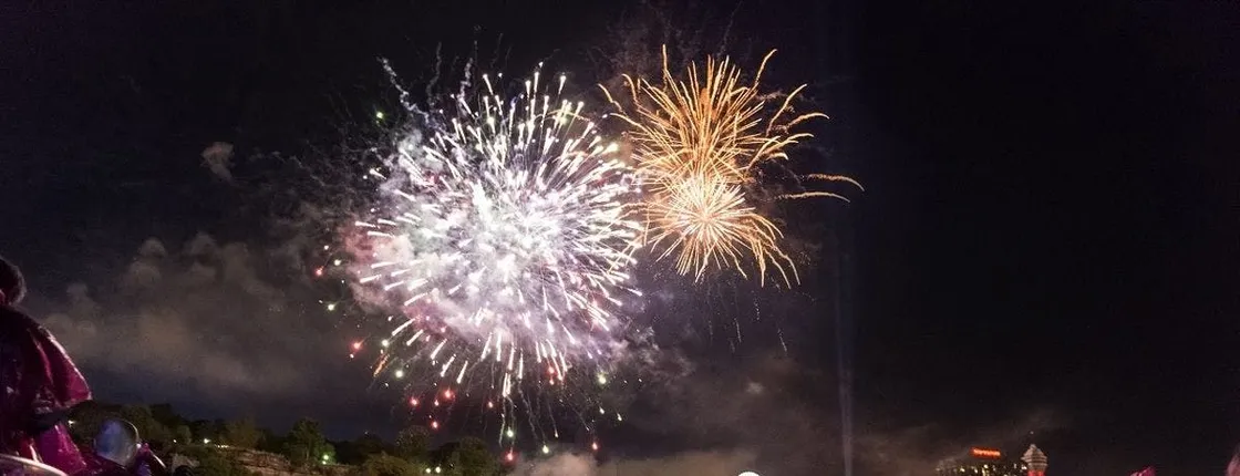 Niagara night tour with fireworks boat cruise