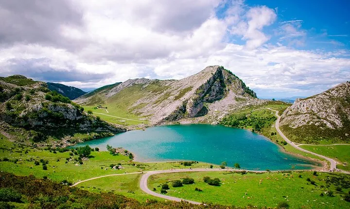 Tour to Lakes of Covadonga, Onís Cangas and Ballasts from Gijón