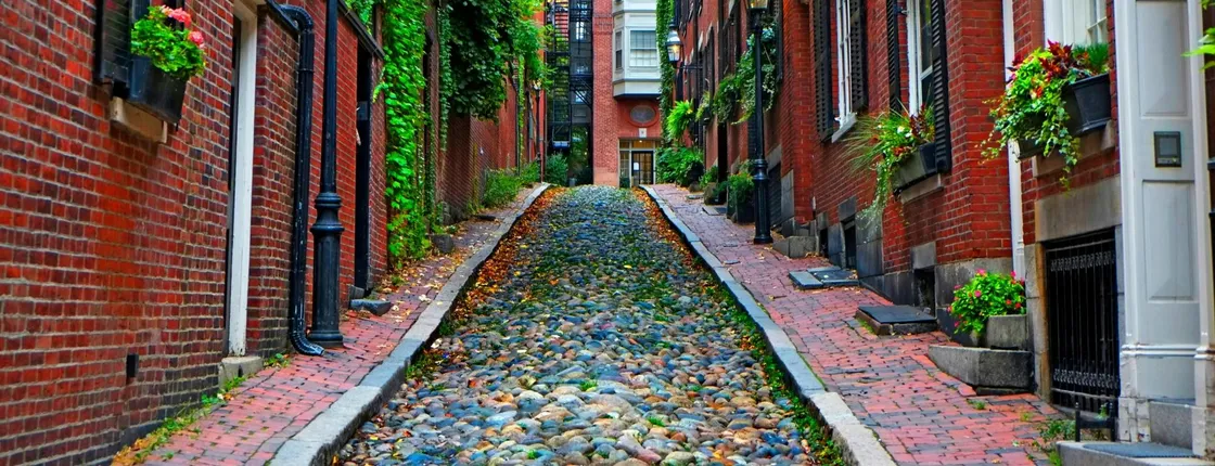 Guided tour of Boston revolutionary sites with harbour cruise