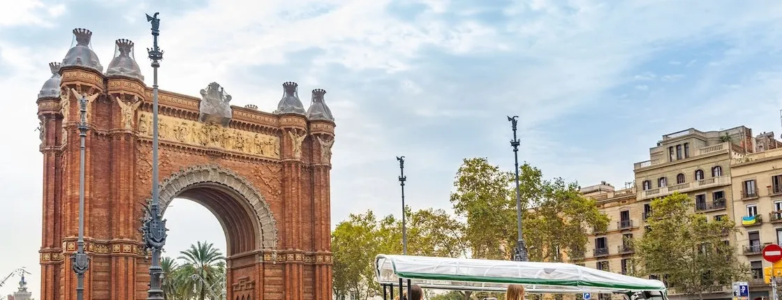 4-hour expert plus tour of Barcelona in a private electric tuk-tuk