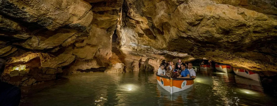 Valencia Caves of San José Boat Tour in Italian