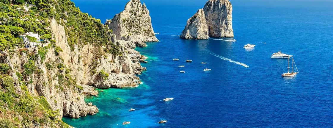 2-hour private boat tour around Capri