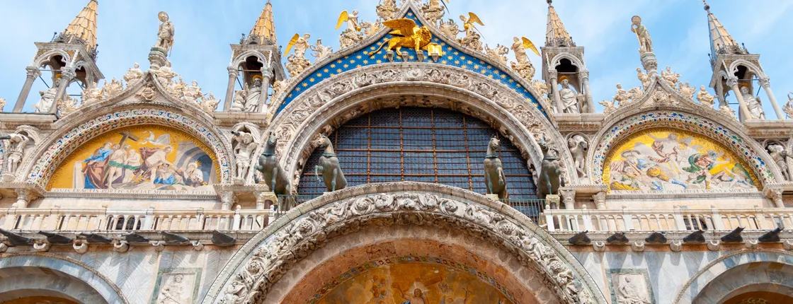 Byzantine Venice walking city tour with gondola ride