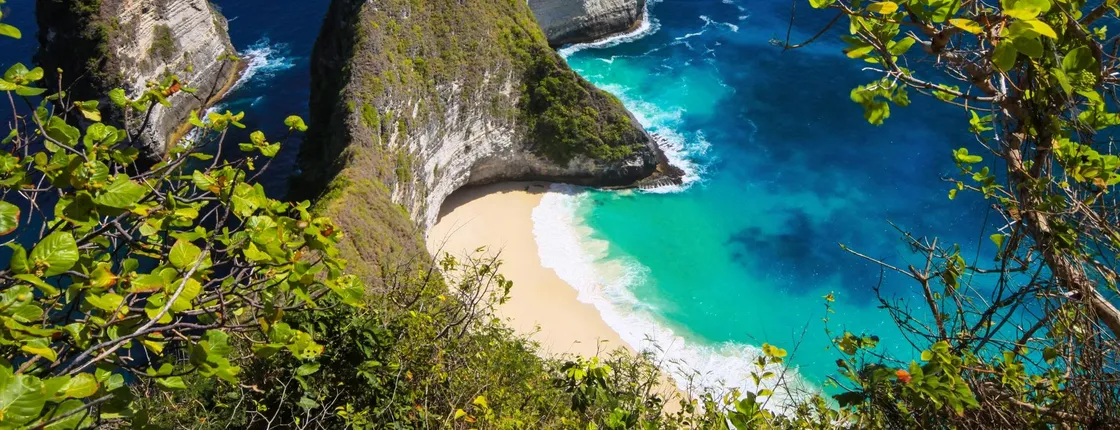 Nusa Penida full-day tour with lunch and snorkelling