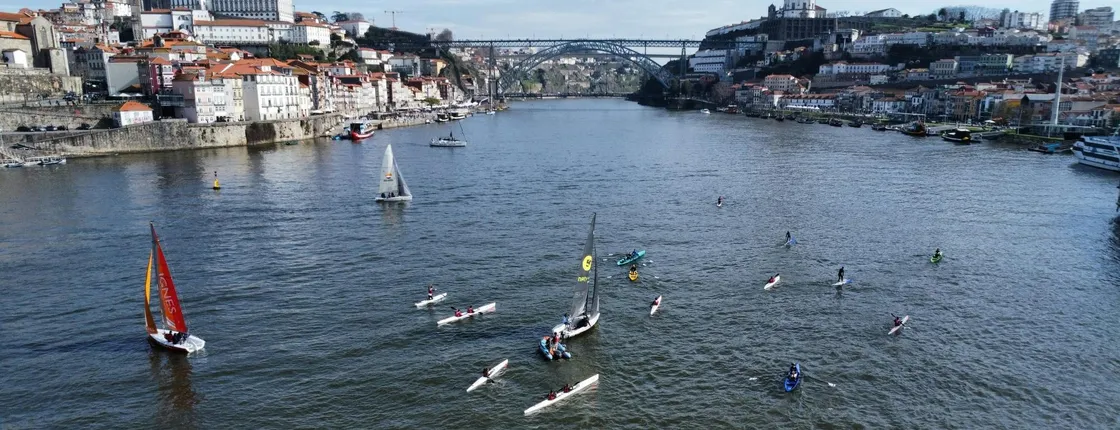 Sailing lessons with a racing boat on Porto's Douro River
