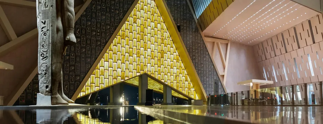 Giza Pyramids and Grand Egyptian Museum tour in Polish from Hurghada