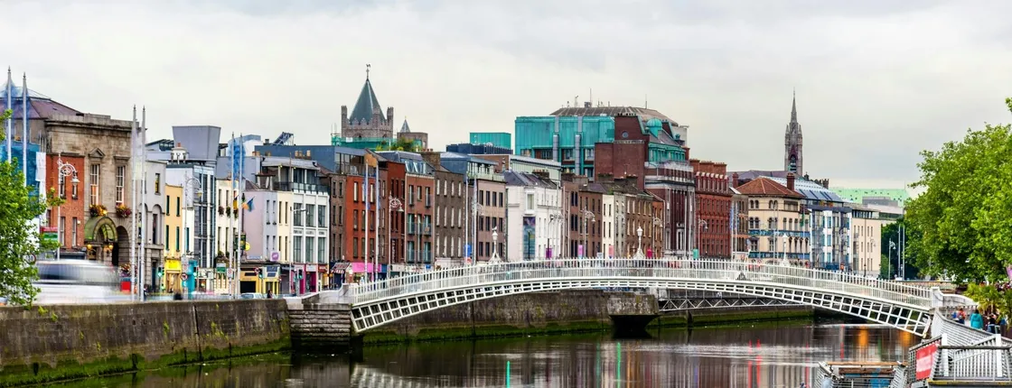 Dublin Old Town: Famous Pubs city exploration game