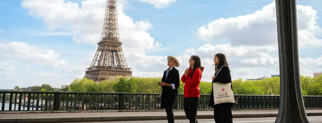 Passy district local life guided walking tour