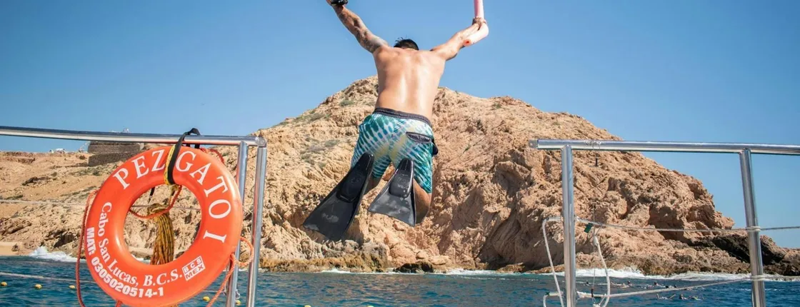 Los Cabos sailing and snorkel tour with glass factory visit