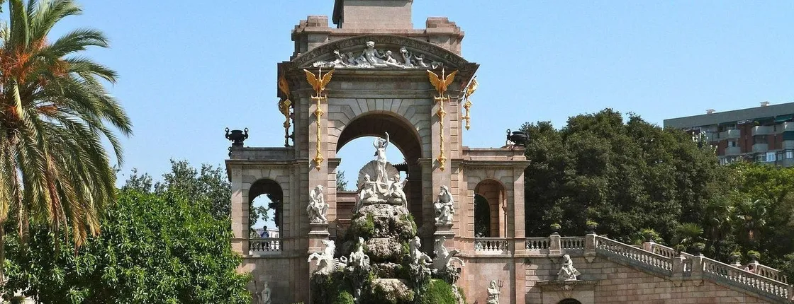In-app self-guided audio tour to explore the El Born neighborhood