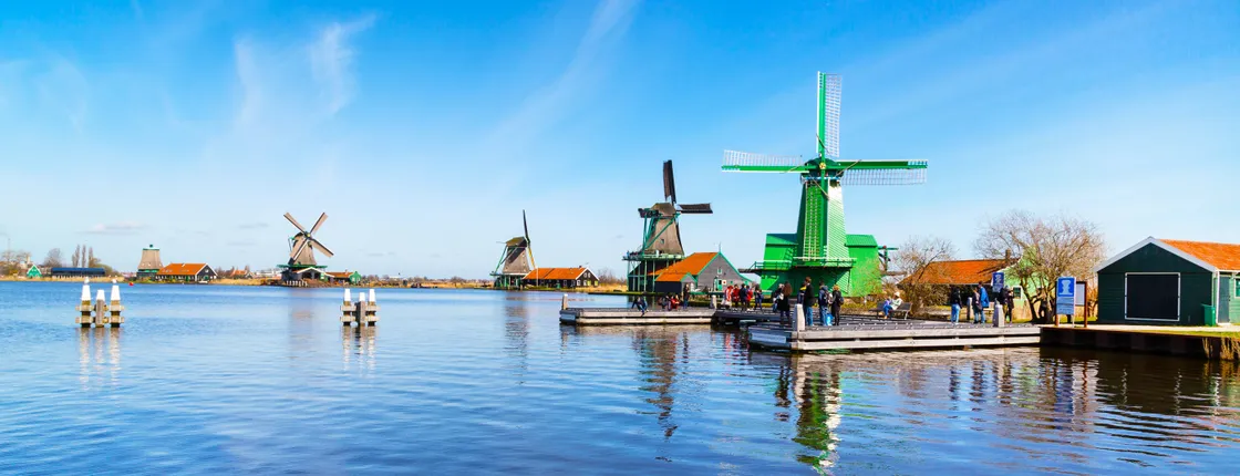 Sightseeing tour of windmills, cheese farm and Volendam with private transportation