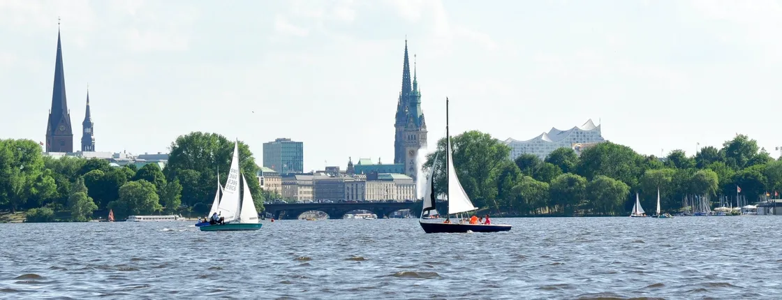 Sailing trip with two-mast sailing cutter on the Alster in Hamburg