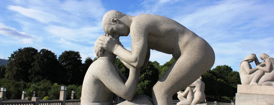 Explore the Instaworthy spots of Vigeland Park in Oslo with a local