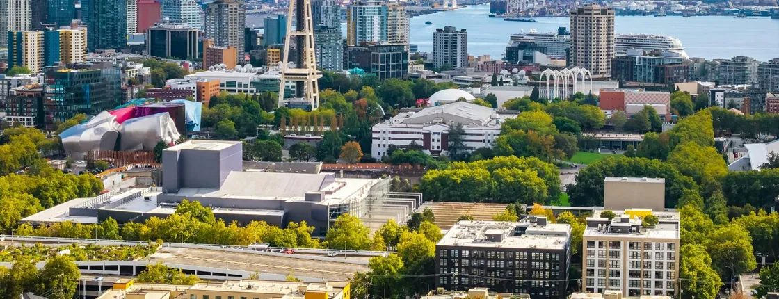 Hop-on hop-off bus tour in Seattle with harbour or locks cruise