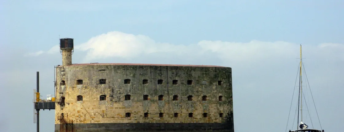 Fort boyard sailing cruise on a catamaran from La Rochelle