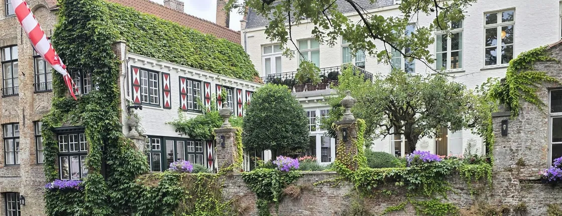 Bruges guided walking and boat tour