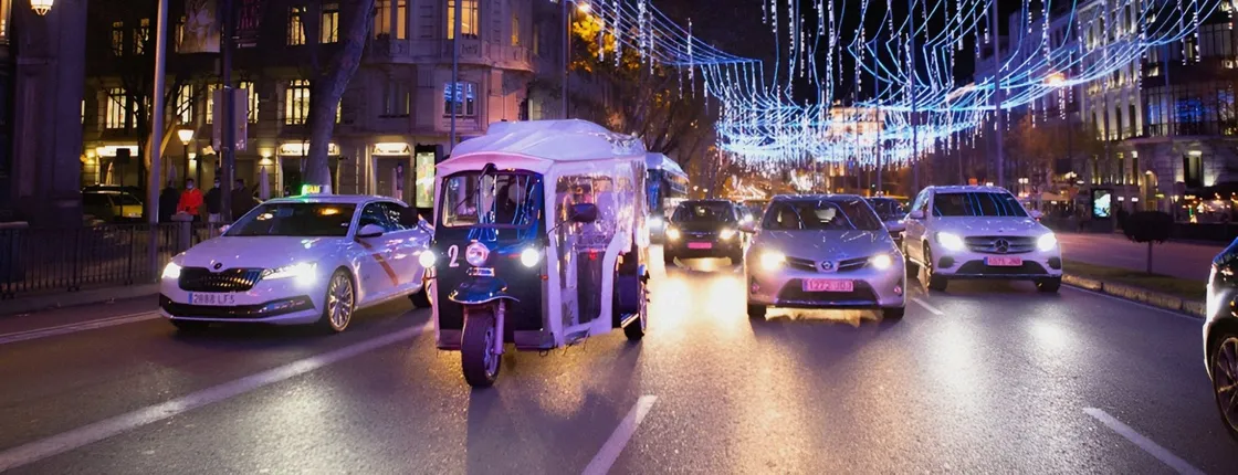 Madrid Christmas lights tour by private Eco Tuk Tuk