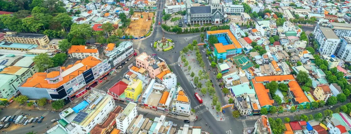 Private transfer between Tan Son Nhat Airport and Binh Duong