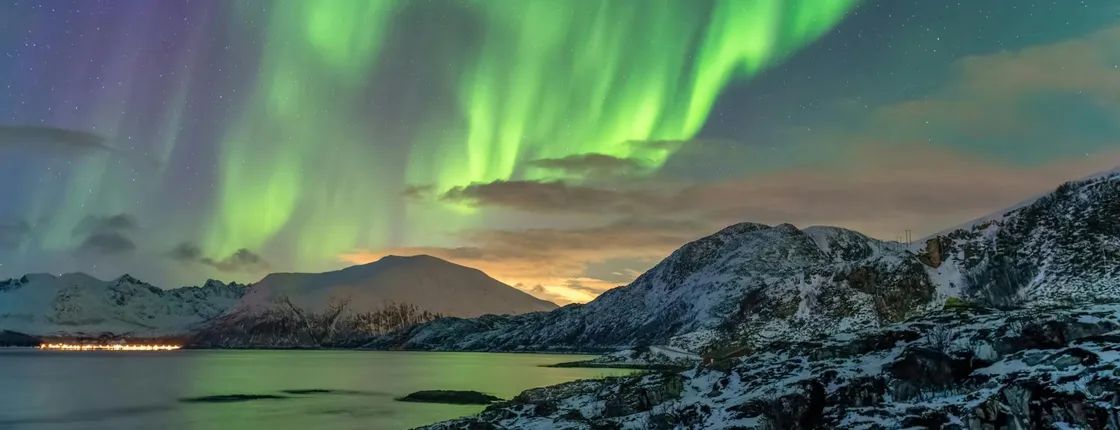 Northern lights bus tour with photoshoot from Tromsø
