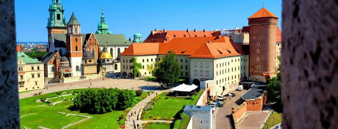 Wawel Castle Interiors and Crown Treasury Private Tour