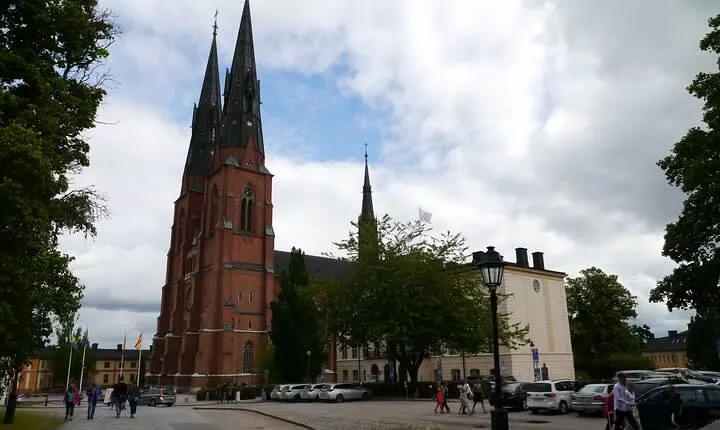 Uppsala's biggest attractions - 1h city walk in Uppsala city.
