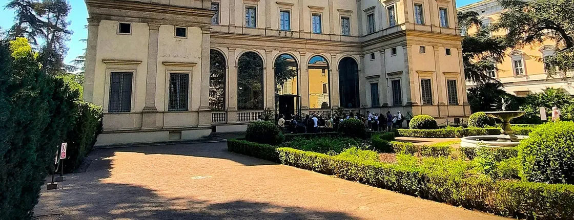 Campo de' Fiori, Villa Farnesina and Trastevere walking tour