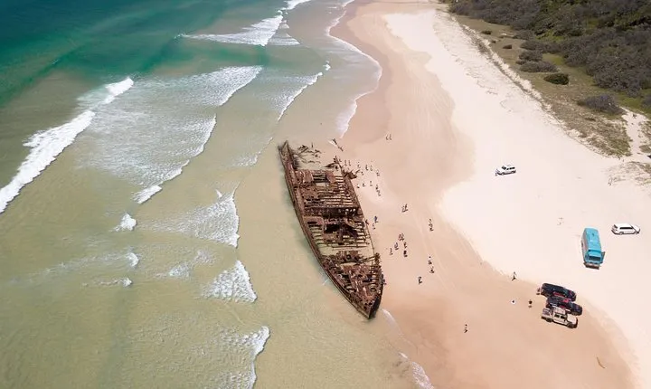 K'gari (Fraser Island) Explorer 2-Day Tour