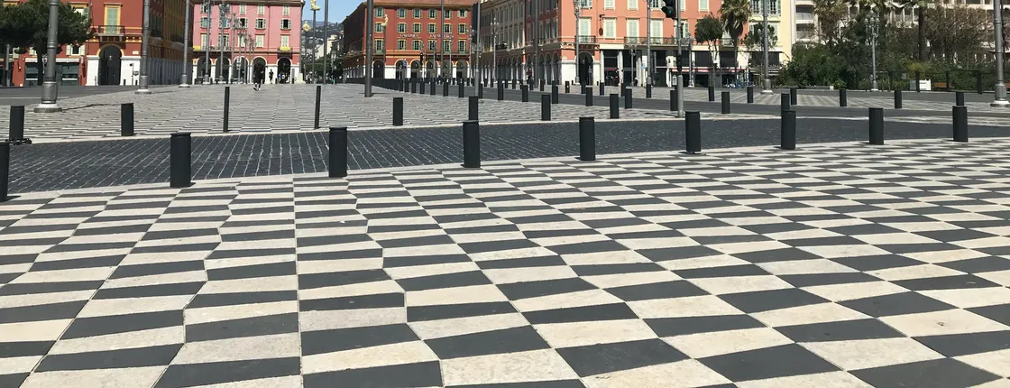 Old Town exploration game and tour in Nice
