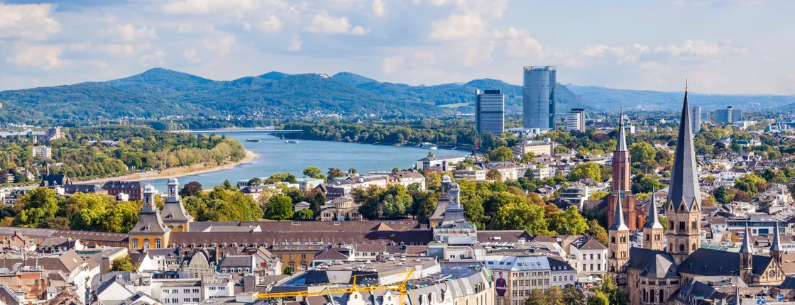 Self guided tour with interactive city game of Bonn