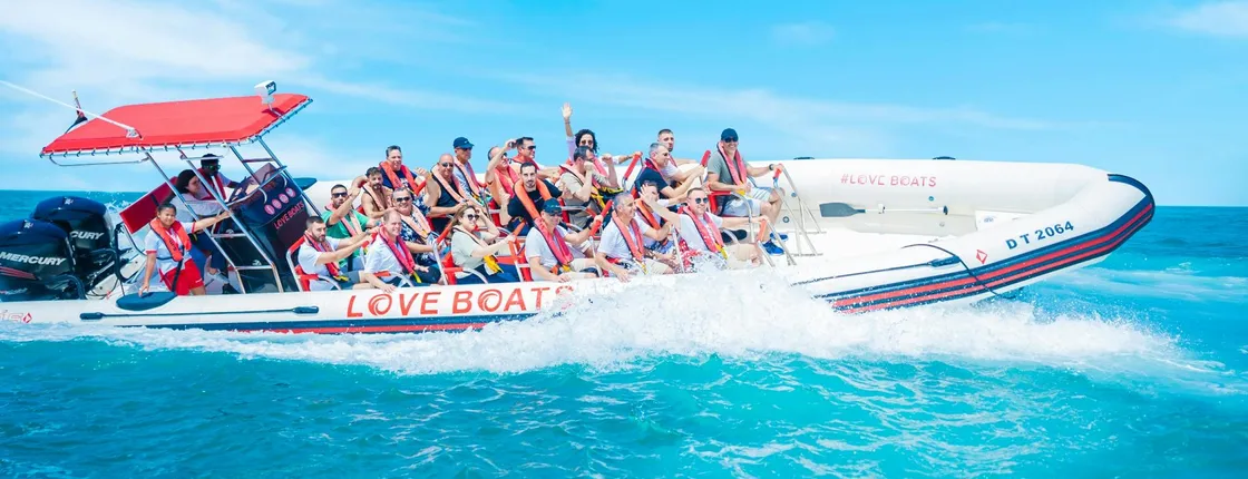 Dubai's Adrenaline Fun Speedboat Tour